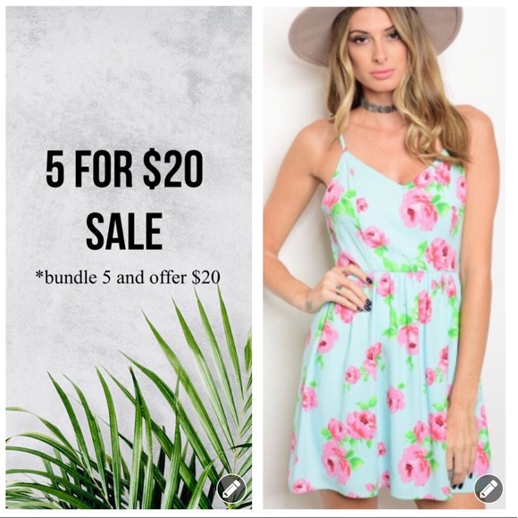 Dresses & Skirts - Mint Floral Dress